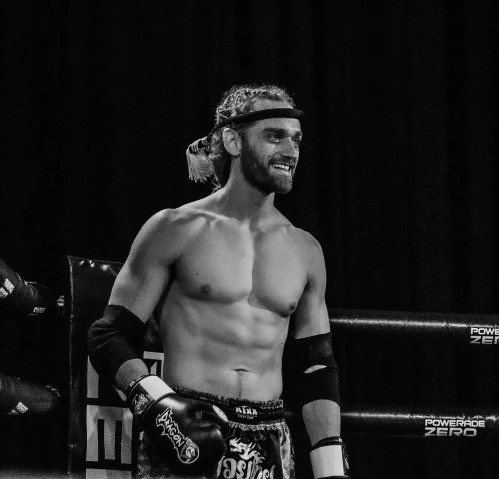 Kru Damian Collins